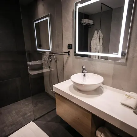 Richmond Hotel Korce