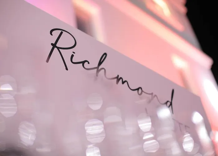 酒店 Richmond 科尔察