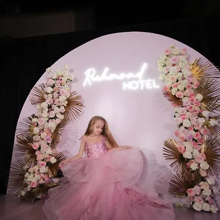 Richmond فندق كورتشي